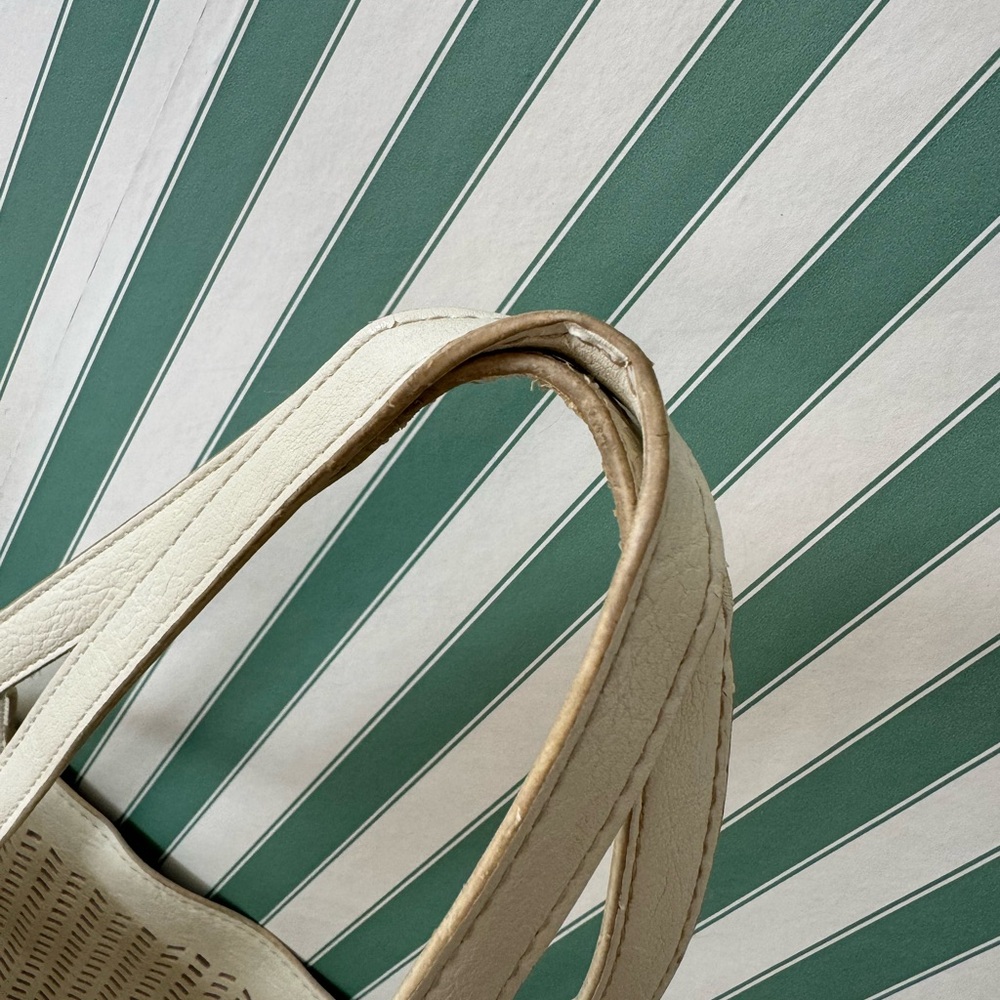 Handbag - Picture 6 of 7